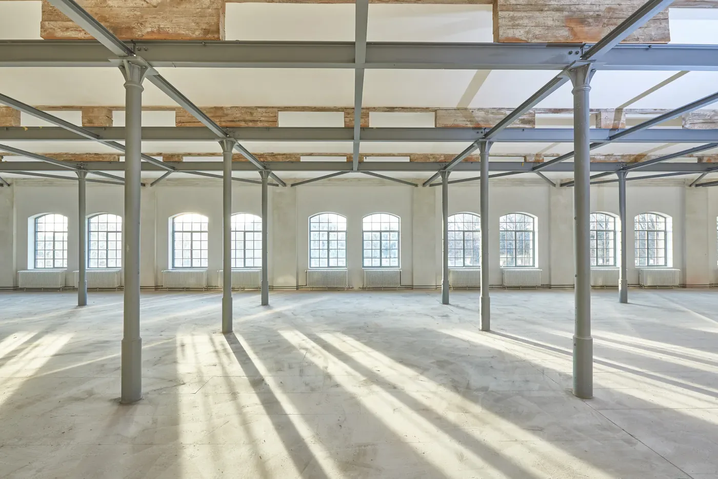 Halle im Rohzustand